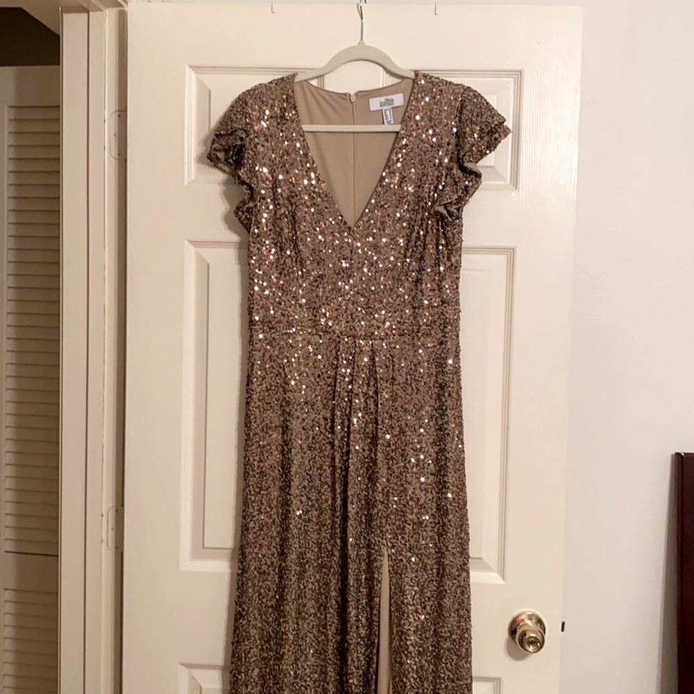 Gold sequin floor length dress, total showstopper!